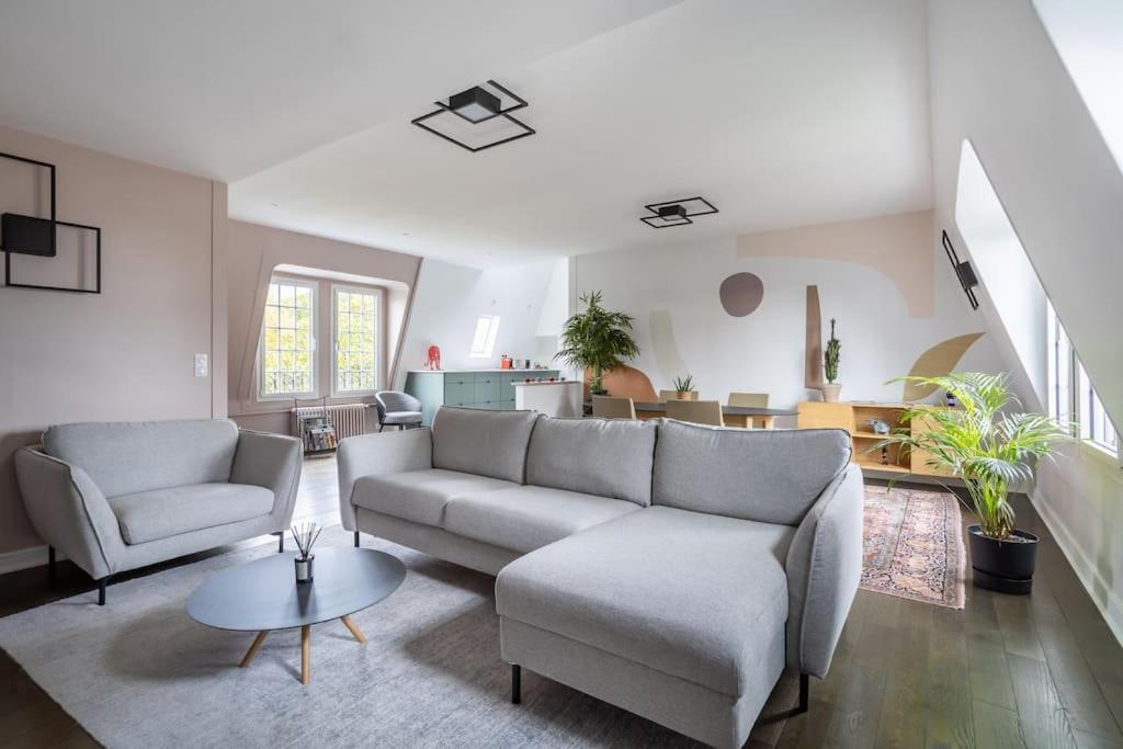 Appartement De 100M2 Dans Un Parc A 20 Mn Du Centre De Paris Garches Esterno foto
