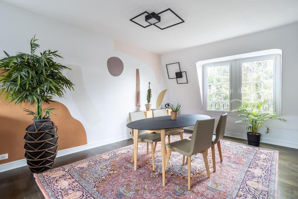 Appartement De 100M2 Dans Un Parc A 20 Mn Du Centre De Paris Garches Esterno foto