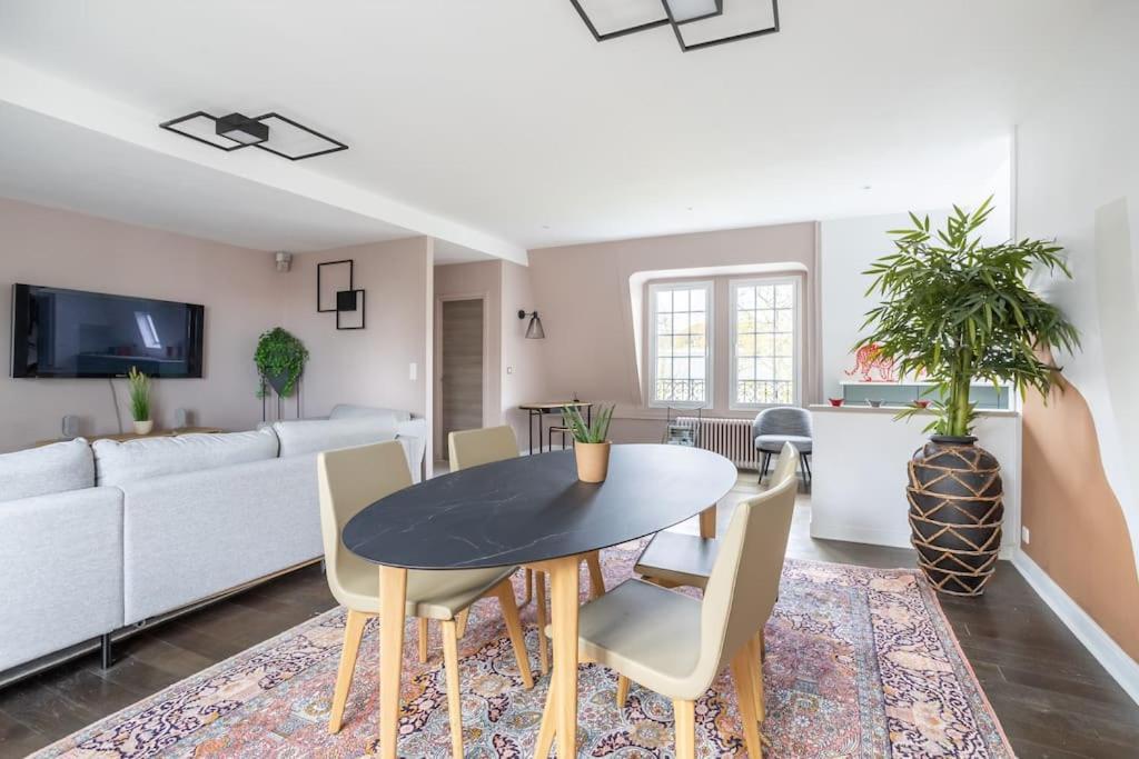 Appartement De 100M2 Dans Un Parc A 20 Mn Du Centre De Paris Garches Esterno foto
