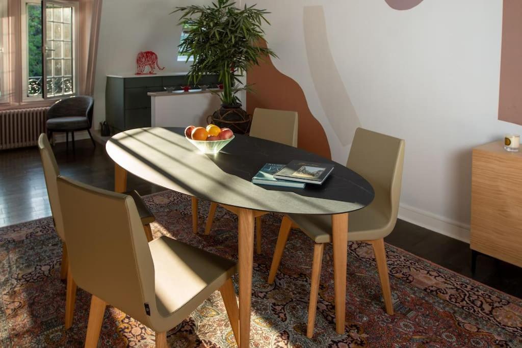 Appartement De 100M2 Dans Un Parc A 20 Mn Du Centre De Paris Garches Esterno foto