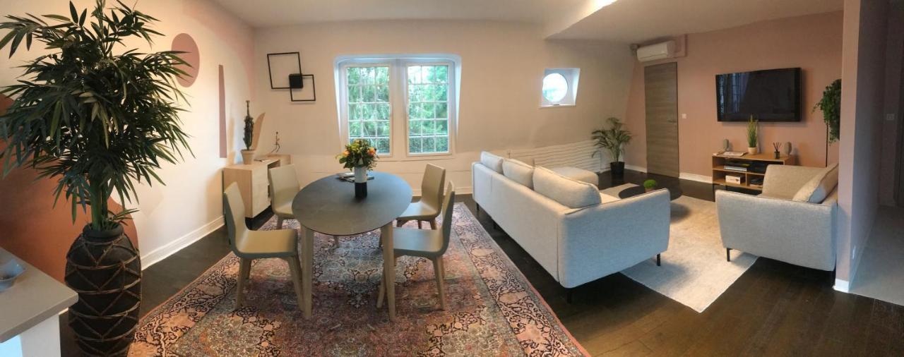 Appartement De 100M2 Dans Un Parc A 20 Mn Du Centre De Paris Garches Esterno foto