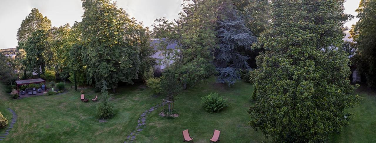 Appartement De 100M2 Dans Un Parc A 20 Mn Du Centre De Paris Garches Esterno foto